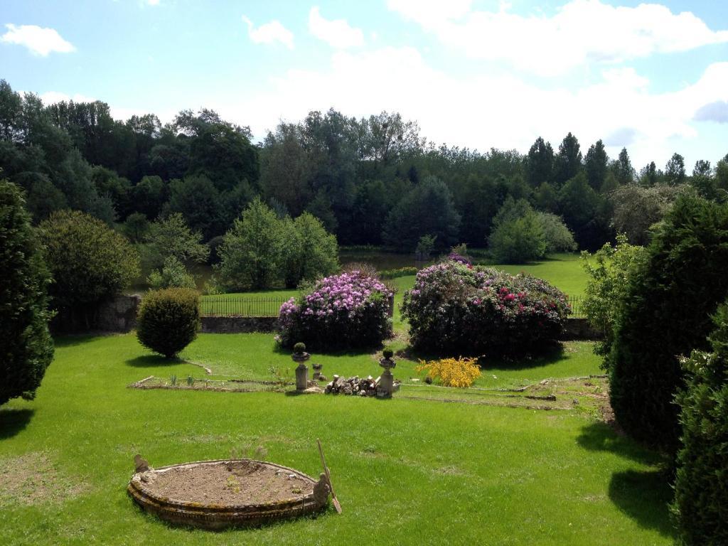 Manoir De La Queue Du Renard Hotel Tracy-Bocage Room photo